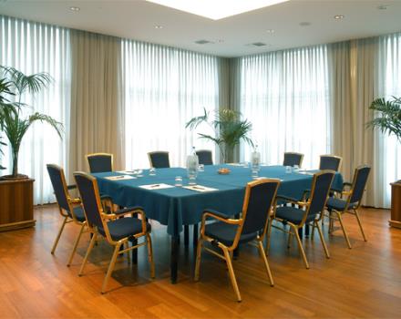 Discover how to organize your conferences in Forlì at the Best Western Hotel Globus City